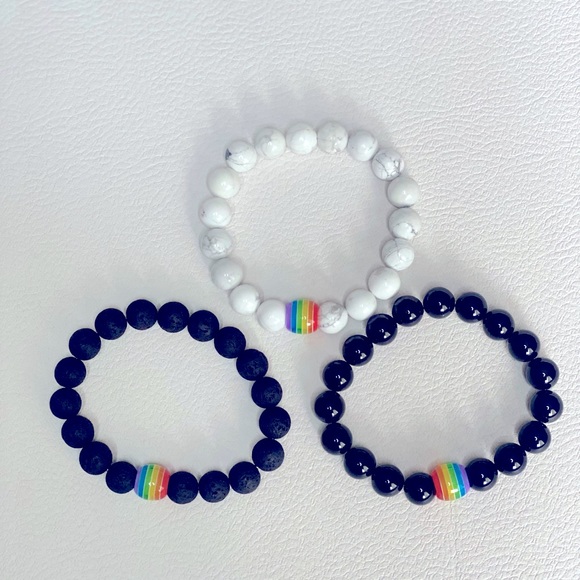 iHeart LGBTQ+ Pride Rainbow Handmade Braided Bracelet - Black - Picture 3 of 6